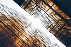 MAKONIS GmbH Proyecto - Apoyo en los procesos DevOps en la nube y escalabilidad en el sector asegurador