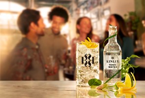 Mandarin Global Media Proyecto - https://www.mandarin-media.com/work/royal-bliss-tonic-water-print-ads/